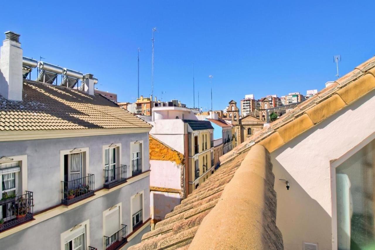 Atico Con Terraza Privada En Malaga Centro Daire Dış mekan fotoğraf